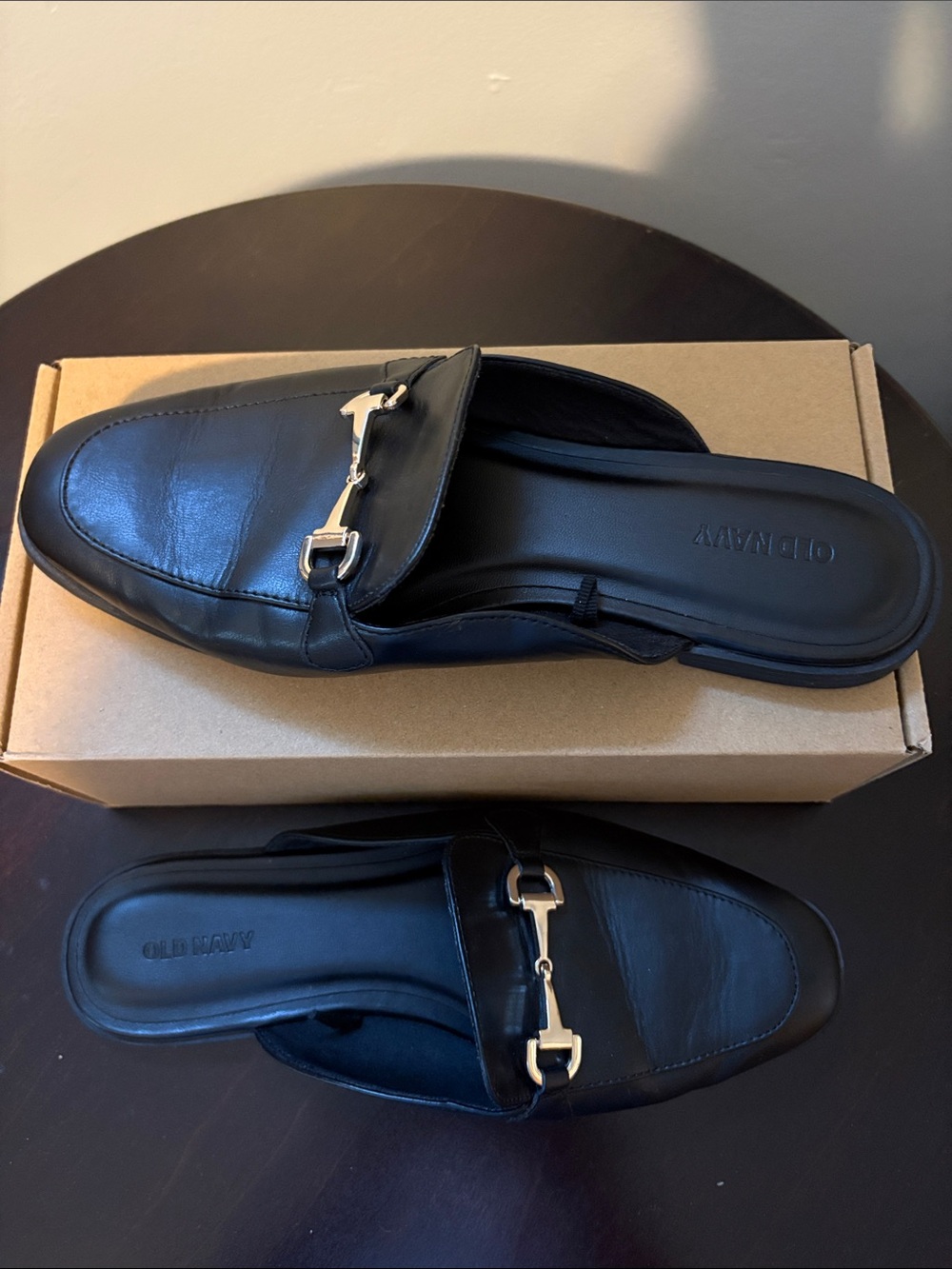 NWOT Women's Old Navy Black Leather Slip-On Mules with Gold Buckle - Size 8 - Picture 2 of 8